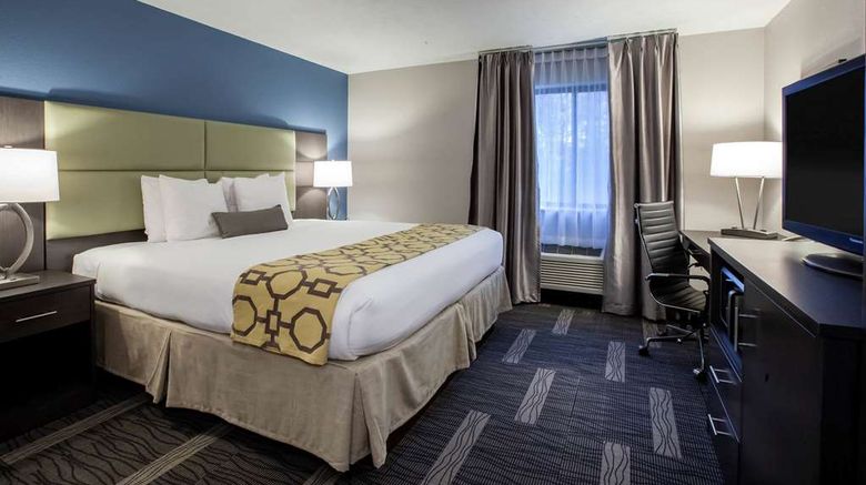 <b>Baymont Inn & Suites Traverse City Room</b>. Images powered by <a href="https://iceportal.shijigroup.com/" title="IcePortal" target="_blank">IcePortal</a>.