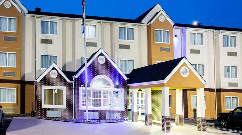 <b>Microtel Inn & Suites by Wyndham Charles Exterior</b>. Images powered by <a href="https://iceportal.shijigroup.com/" title="IcePortal" target="_blank">IcePortal</a>.