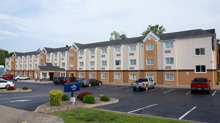 Microtel Inn & Suites by Wyndham Charles Exterior