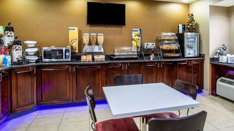<b>Microtel Inn & Suites by Wyndham Charles Other</b>. Images powered by <a href="https://iceportal.shijigroup.com/" title="IcePortal" target="_blank">IcePortal</a>.