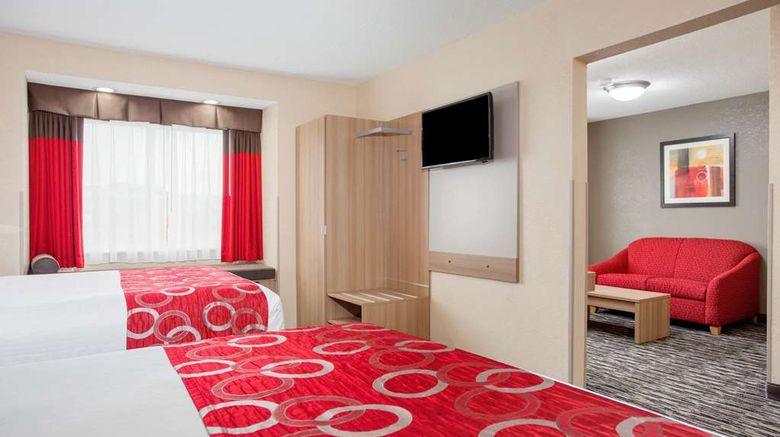 <b>Microtel Inn & Suites by Wyndham Charles Suite</b>. Images powered by <a href="https://iceportal.shijigroup.com/" title="IcePortal" target="_blank">IcePortal</a>.