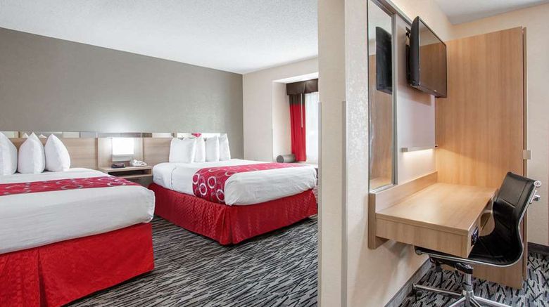<b>Microtel Inn & Suites by Wyndham Charles Suite</b>. Images powered by <a href="https://iceportal.shijigroup.com/" title="IcePortal" target="_blank">IcePortal</a>.