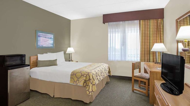 <b>Baymont Inn & Suites Janesville Room</b>. Images powered by <a href="https://iceportal.shijigroup.com/" title="IcePortal" target="_blank">IcePortal</a>.