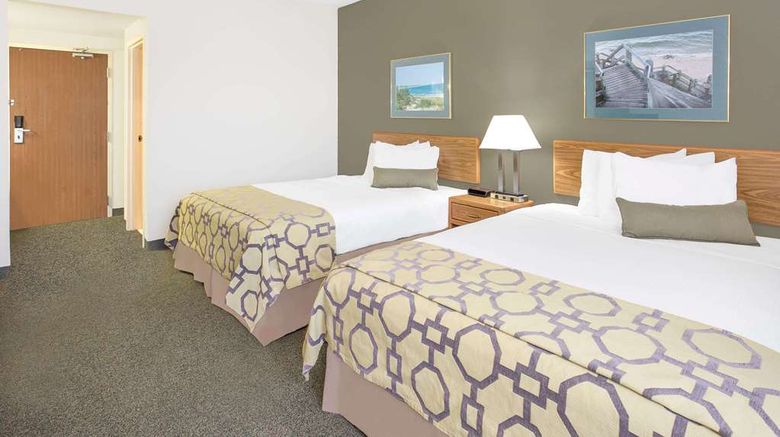 <b>Baymont Inn & Suites Janesville Room</b>. Images powered by <a href="https://iceportal.shijigroup.com/" title="IcePortal" target="_blank">IcePortal</a>.
