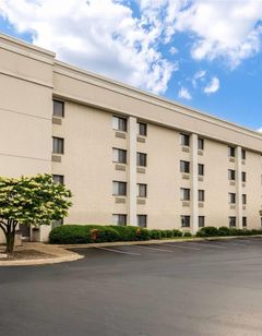 Baymont Inn & Suites Janesville