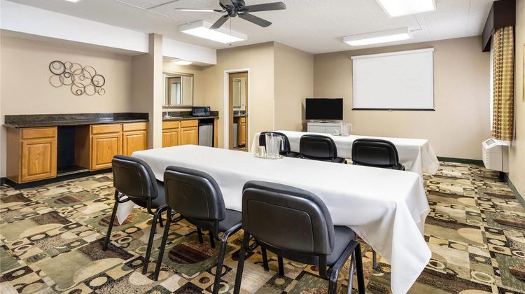 Baymont Inn & Suites Janesville Meeting