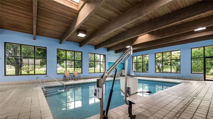 Baymont Inn & Suites Janesville Pool