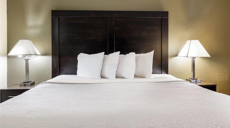 Baymont Inn & Suites Janesville Room