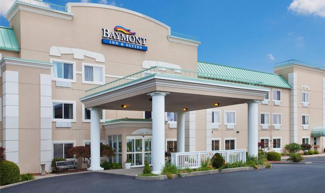 Baymont Inn & Suites Dale Exterior