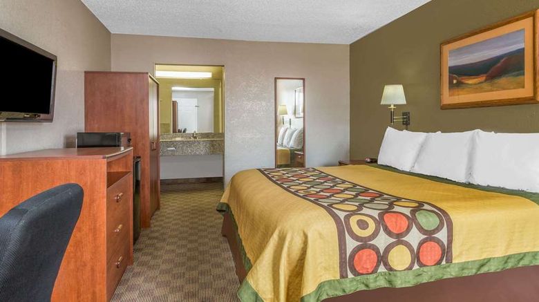 <b>Super 8 by Wyndham Metairie Room</b>. Images powered by <a href="https://iceportal.shijigroup.com/" title="IcePortal" target="_blank">IcePortal</a>.