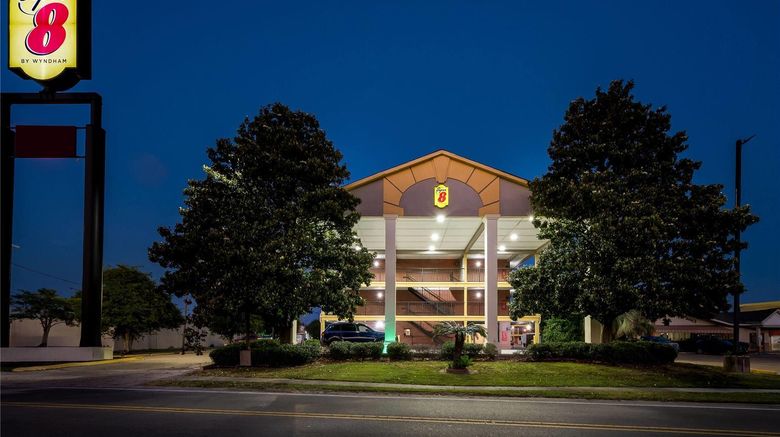 <b>Super 8 by Wyndham Metairie Exterior</b>. Images powered by <a href="https://iceportal.shijigroup.com/" title="IcePortal" target="_blank">IcePortal</a>.