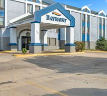 Baymont Inn & Suites Lawrence Exterior