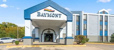 Baymont Inn & Suites Lawrence Exterior