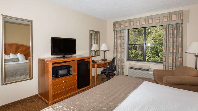<b>Baymont Inn & Suites Asheville/Biltmore Room</b>. Images powered by <a href="https://iceportal.shijigroup.com/" title="IcePortal" target="_blank">IcePortal</a>.
