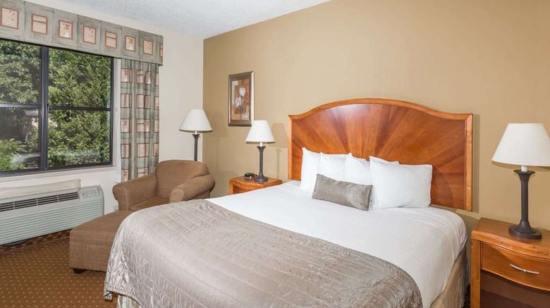 <b>Baymont Inn & Suites Asheville/Biltmore Room</b>. Images powered by <a href="https://iceportal.shijigroup.com/" title="IcePortal" target="_blank">IcePortal</a>.