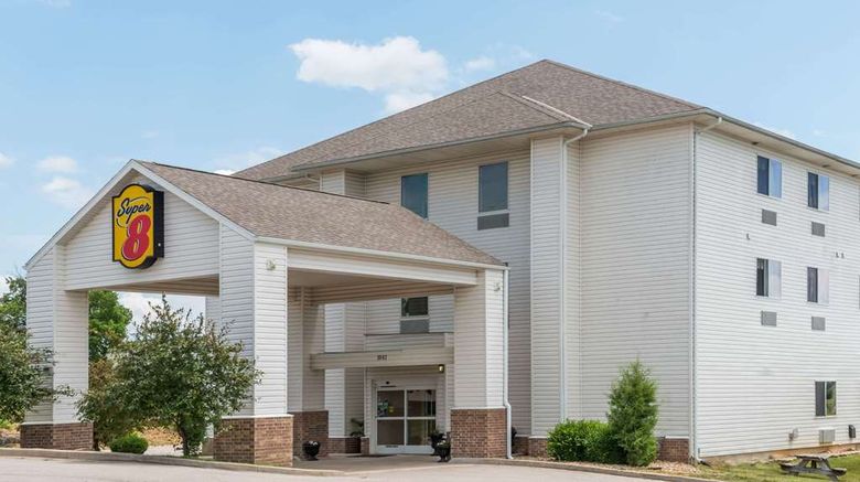 <b>Super 8  Rolla Exterior</b>. Images powered by <a href="https://iceportal.shijigroup.com/" title="IcePortal" target="_blank">IcePortal</a>.