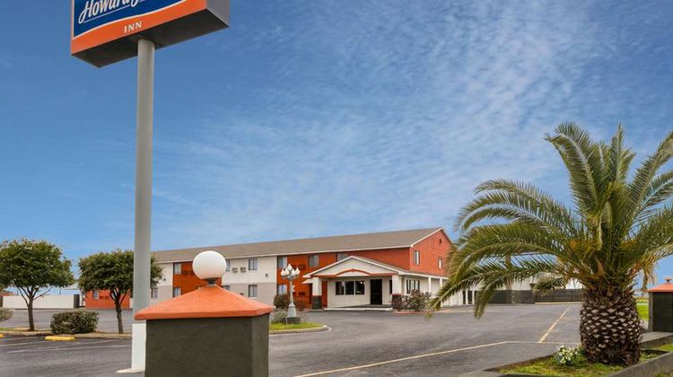 Howard Johnson Near Schlitterbahn Exterior