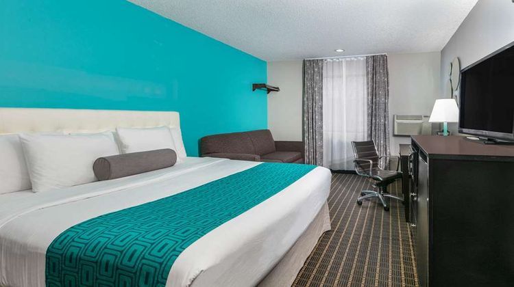 Howard Johnson Near Schlitterbahn Room