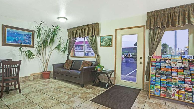 <b>Travelodge Seattle North of Downtown Lobby</b>. Images powered by <a href="https://iceportal.shijigroup.com/" title="IcePortal" target="_blank">IcePortal</a>.