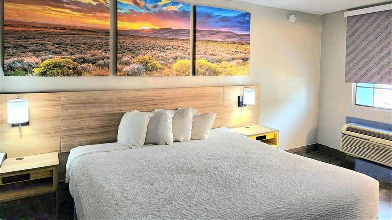 <b>Days Inn Houston Room</b>. Images powered by <a href="https://iceportal.shijigroup.com/" title="IcePortal" target="_blank">IcePortal</a>.