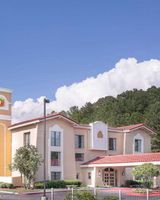 Super 8 Austell/Six Flags