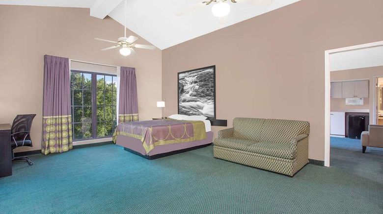 <b>Super 8 Austell/Six Flags Suite</b>. Images powered by <a href="https://iceportal.shijigroup.com/" title="IcePortal" target="_blank">IcePortal</a>.