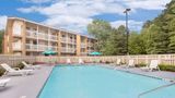 Super 8 Austell/Six Flags Pool