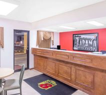 Super 8 Eufaula Lobby