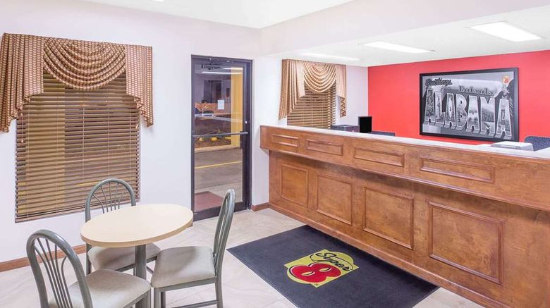<b>Super 8 Eufaula Lobby</b>. Images powered by <a href="https://iceportal.shijigroup.com/" title="IcePortal" target="_blank">IcePortal</a>.