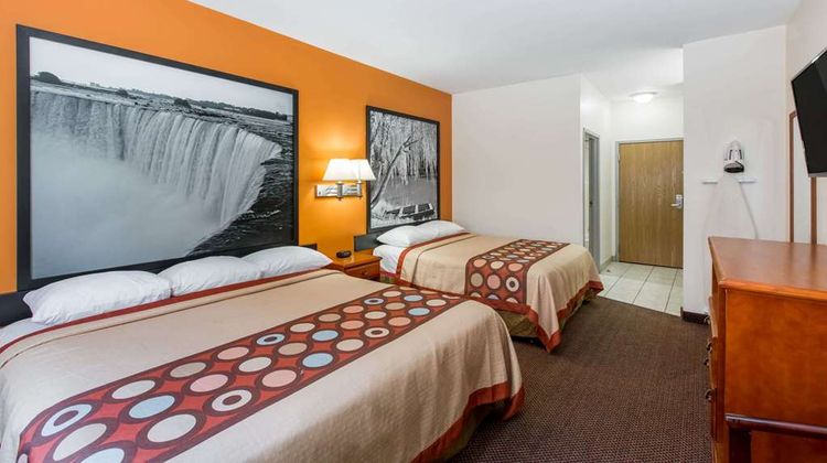 Super 8 Salina Suite