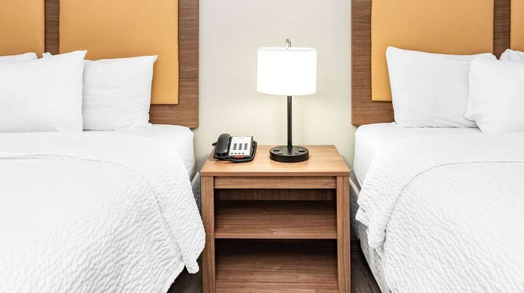Days Inn & Suites Huntsville Room