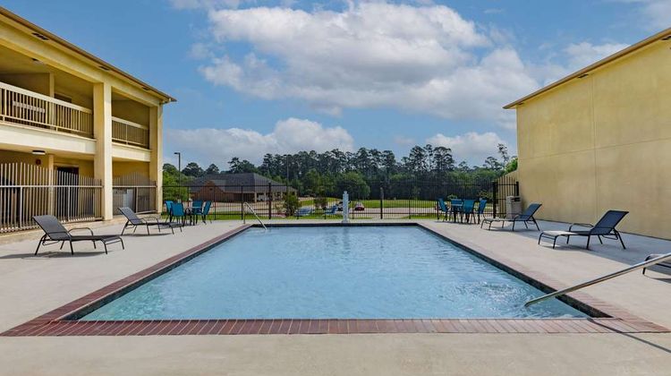 Days Inn & Suites Huntsville Pool