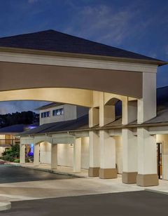 Days Inn & Suites Huntsville