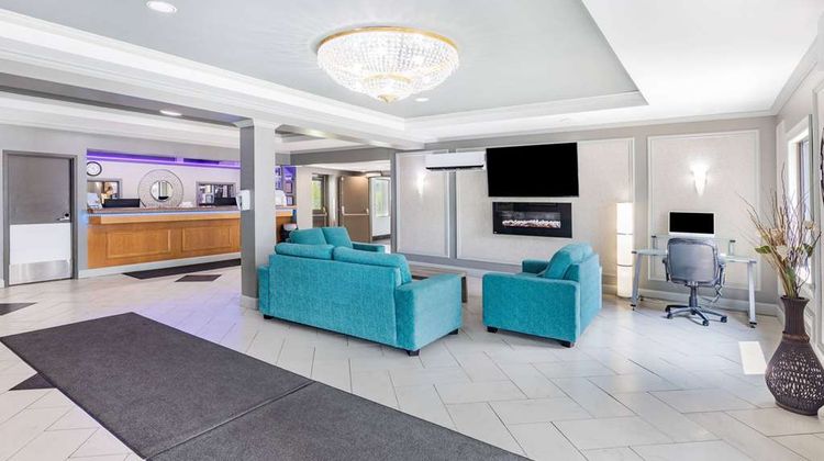 Travelodge by Wyndham Miramichi New Brunswick Lobby