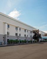 Baymont by Wyndham Detroit Airport