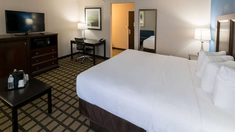 <b>Baymont by Wyndham Detroit Airport Room</b>. Images powered by <a href="https://iceportal.shijigroup.com/" title="IcePortal" target="_blank">IcePortal</a>.