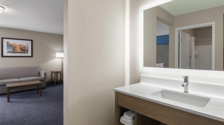 Baymont by Wyndham Davenport Room