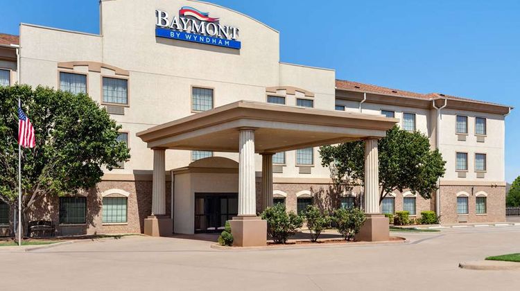Baymont Inn & Suites Wichita Falls Exterior