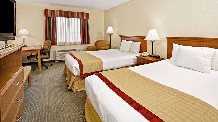 Baymont Inn & Suites Indianapolis Room