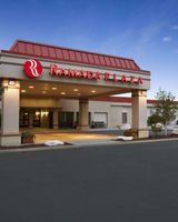 Riverside Hotel & Conference Center