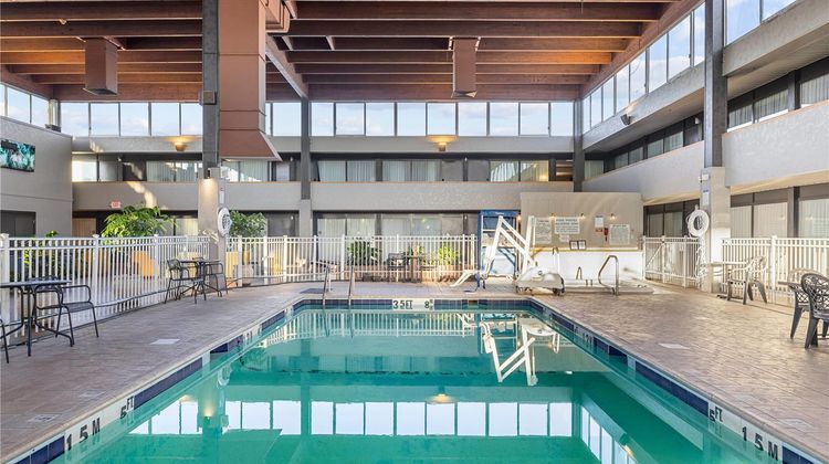 Riverside Hotel And Conference Center Pool