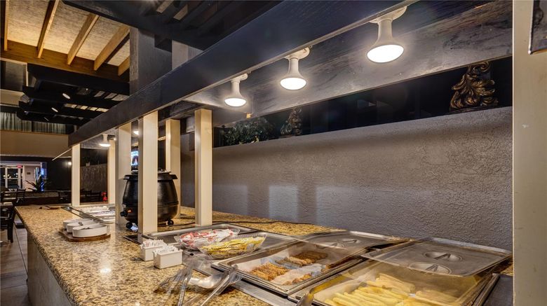 <b>Riverside Hotel And Conference Center Restaurant</b>. Images powered by <a href="https://iceportal.shijigroup.com/" title="IcePortal" target="_blank">IcePortal</a>.