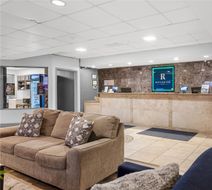 Riverside Hotel And Conference Center Lobby