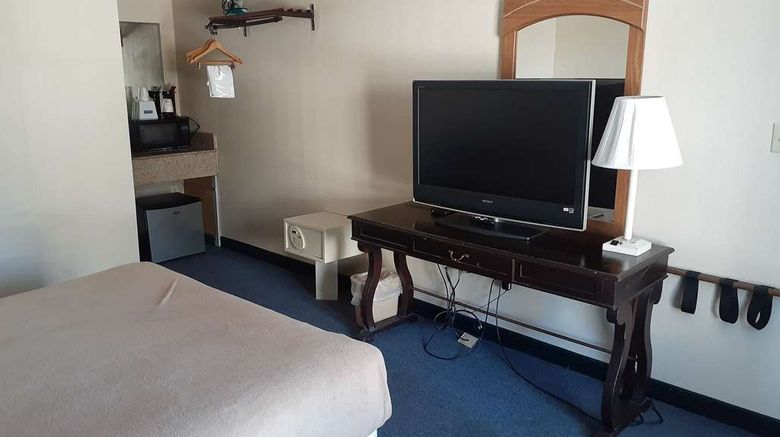 <b>Travelodge Virginia Beach/Bay Beach Room</b>. Images powered by <a href="https://iceportal.shijigroup.com/" title="IcePortal" target="_blank">IcePortal</a>.