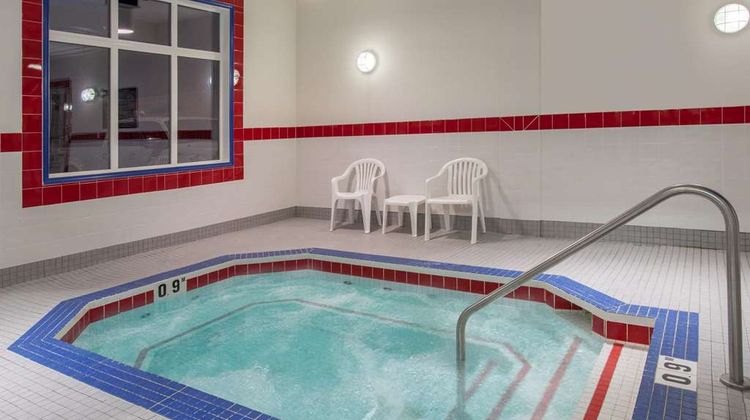 Ramada Brooks Pool