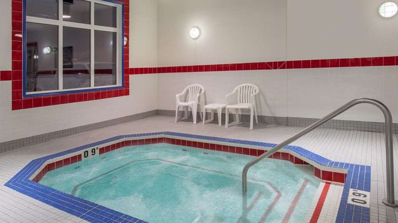 <b>Ramada Brooks Pool</b>. Images powered by <a href="https://iceportal.shijigroup.com/" title="IcePortal" target="_blank">IcePortal</a>.