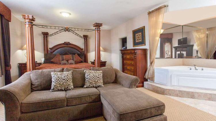 Ramada Brooks Room