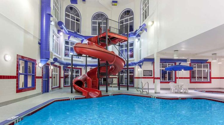 Ramada Brooks Pool
