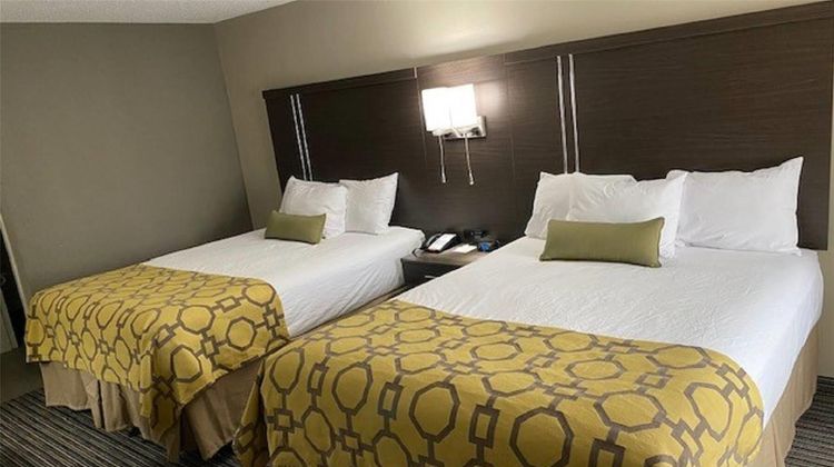 Baymont Inn & Suites Topeka Room