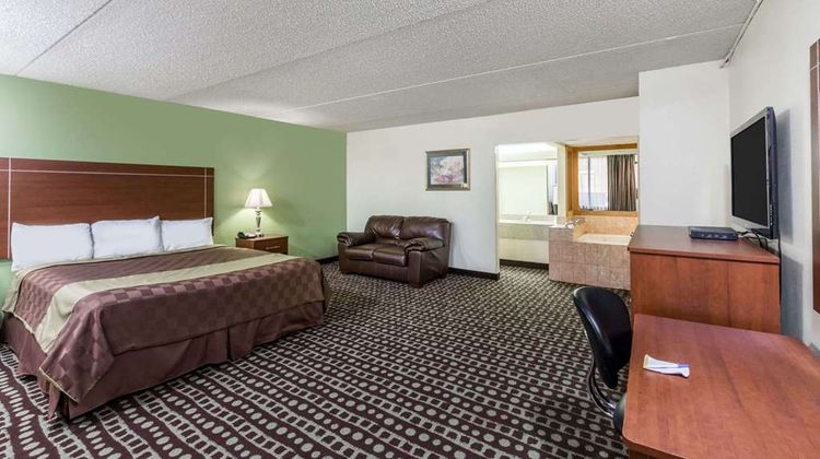 Days Inn Midland Suite